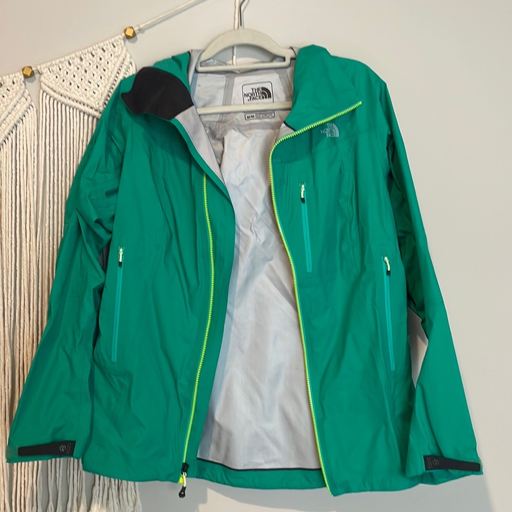 NORTH FACE MEDIUM M WOMEN'S HYALITE RAIN JACKET SUMMIT GREEN ✨